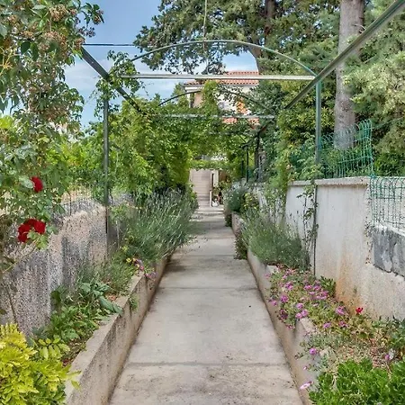 In With Balcony, Air Conditioning, Wifi, Washing Machine Apartment Nerezine