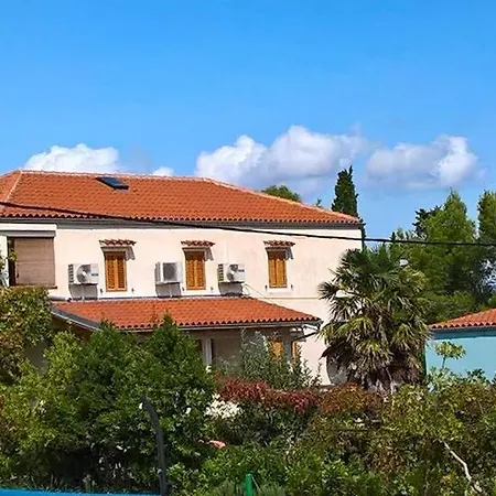 In With Balcony, Air Conditioning, Wifi, Washing Machine Apartment *