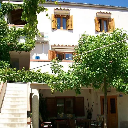 In With Balcony, Air Conditioning, Wifi, Washing Machine * Nerezine