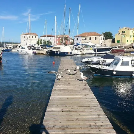Apartment In With Balcony, Air Conditioning, Wifi, Washing Machine Nerezine