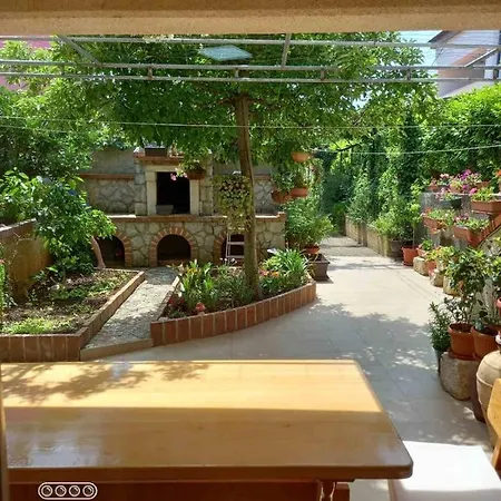 In With Balcony, Air Conditioning, Wifi, Washing Machine Apartment