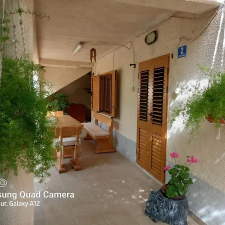In With Balcony, Air Conditioning, Wifi, Washing Machine Apartment