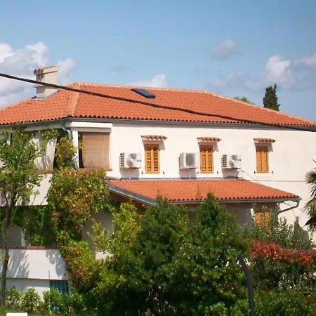Apartment In With Balcony, Air Conditioning, Wifi, Washing Machine Nerezine
